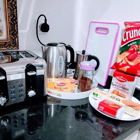 La Marina Luxury Apartment Fully Furnished Free Wifi, High Standard Residence, Amazing Prime Location Close To Restaurants, Transport, Beach And Bouregreg River 塞尔 外观 照片