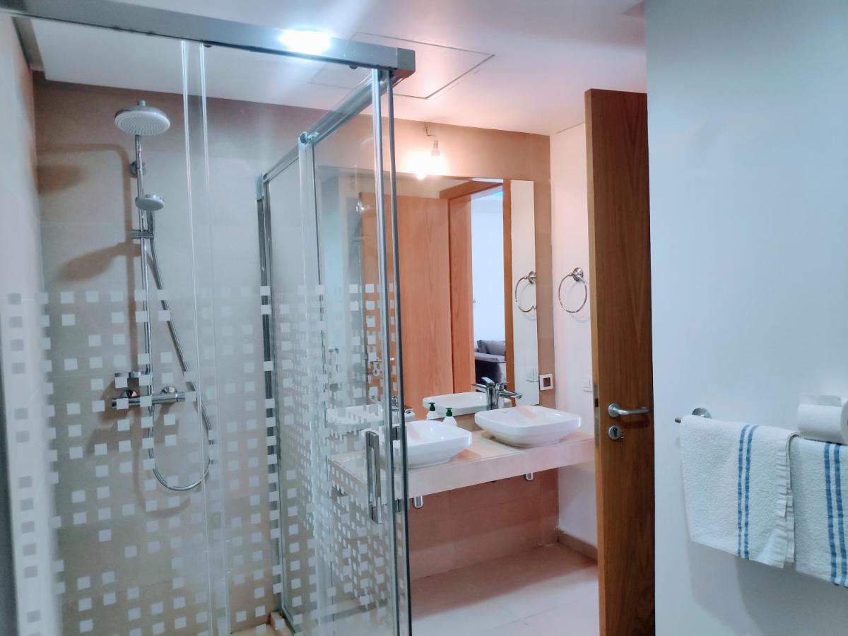 La Marina Luxury Apartment Fully Furnished Free Wifi, High Standard Residence, Amazing Prime Location Close To Restaurants, Transport, Beach And Bouregreg River 塞尔 外观 照片
