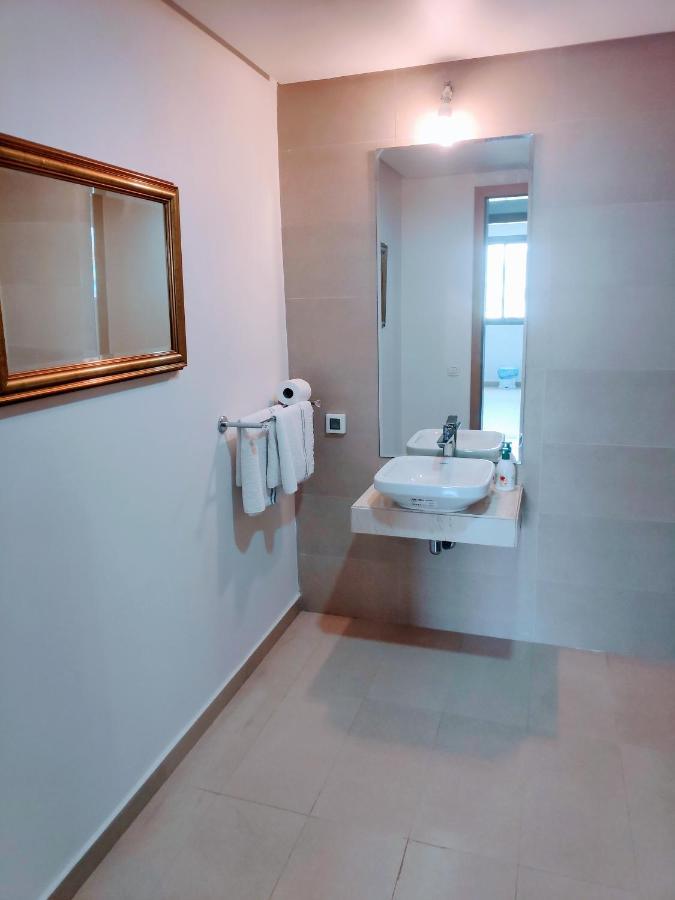 La Marina Luxury Apartment Fully Furnished Free Wifi, High Standard Residence, Amazing Prime Location Close To Restaurants, Transport, Beach And Bouregreg River 塞尔 外观 照片