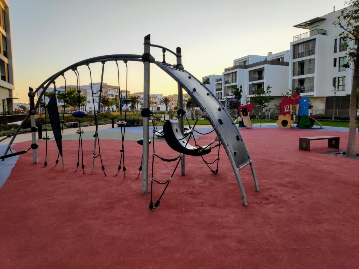 La Marina Luxury Apartment Fully Furnished Free Wifi, High Standard Residence, Amazing Prime Location Close To Restaurants, Transport, Beach And Bouregreg River 塞尔 外观 照片